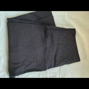 Size 4 black Lululemon Align 23” barley worn